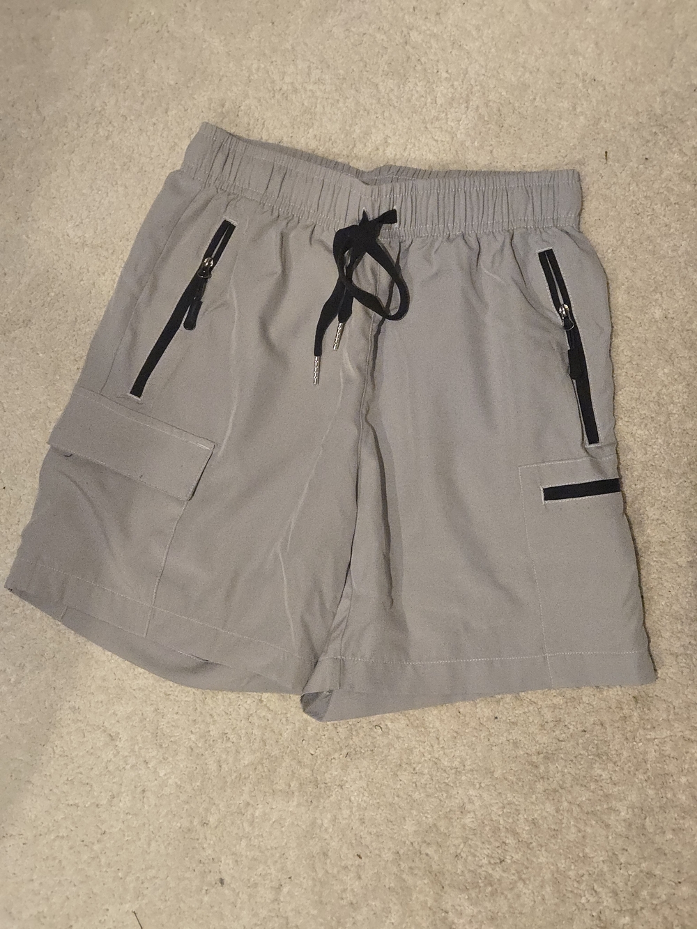 Men's Lightweight Gray Hybrid Cargo Shorts with Zip Pockets